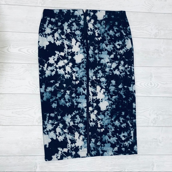 Vince Camuto Pencil Skirt - Picture 4 of 6